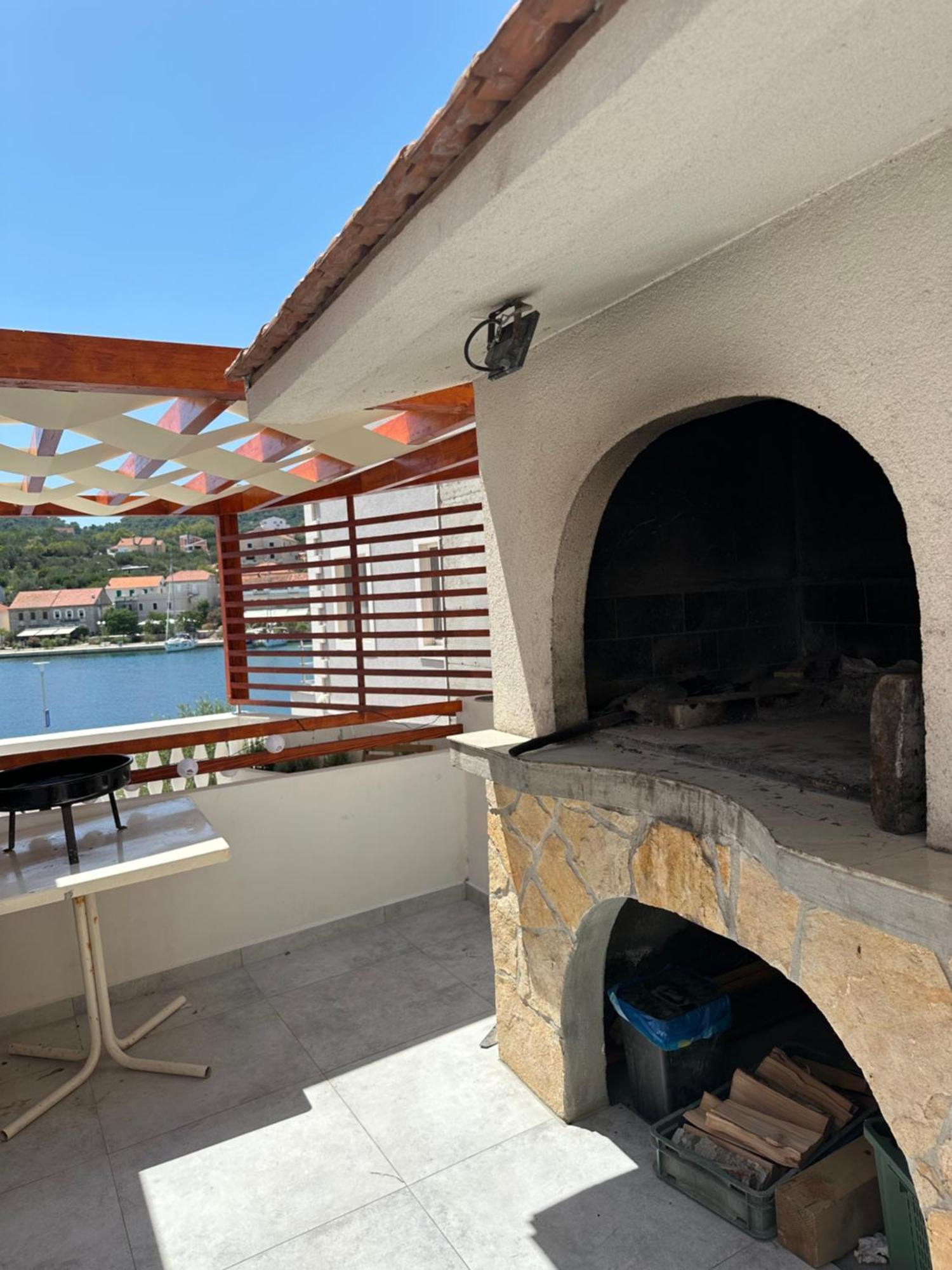 Apartmani Sali Seaview Luaran gambar